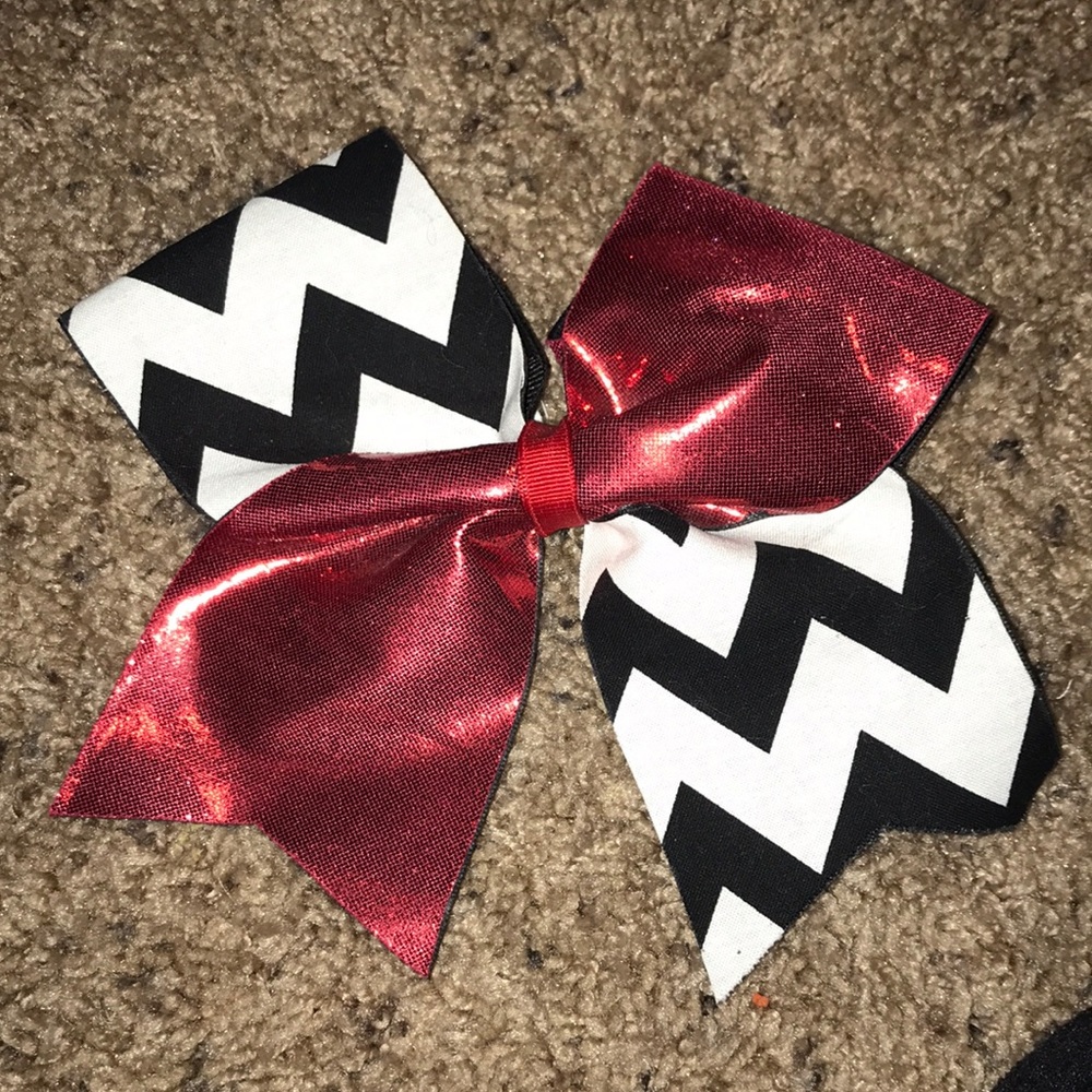 Cheer bow